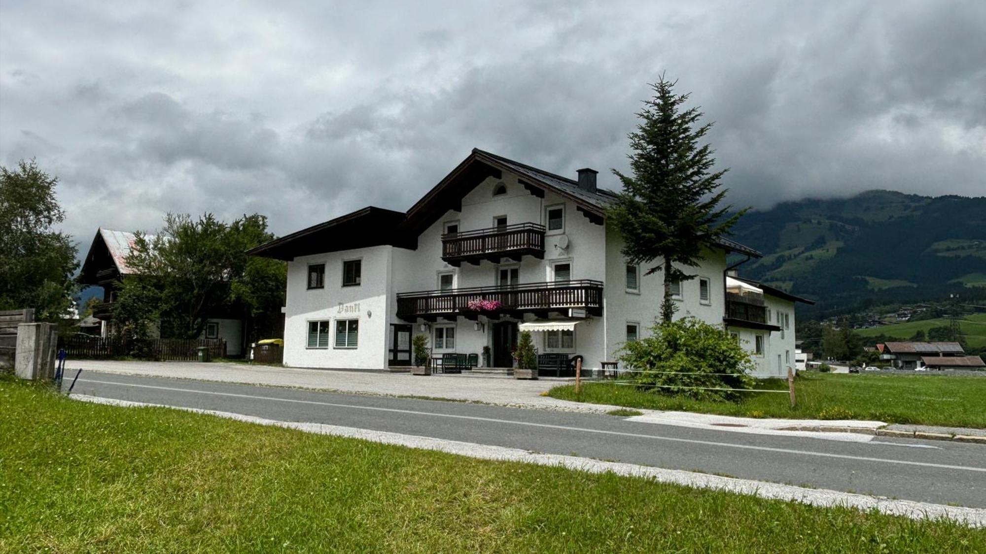Ferienhaus Dankl Hollersbach im Pinzgau Bagian luar foto